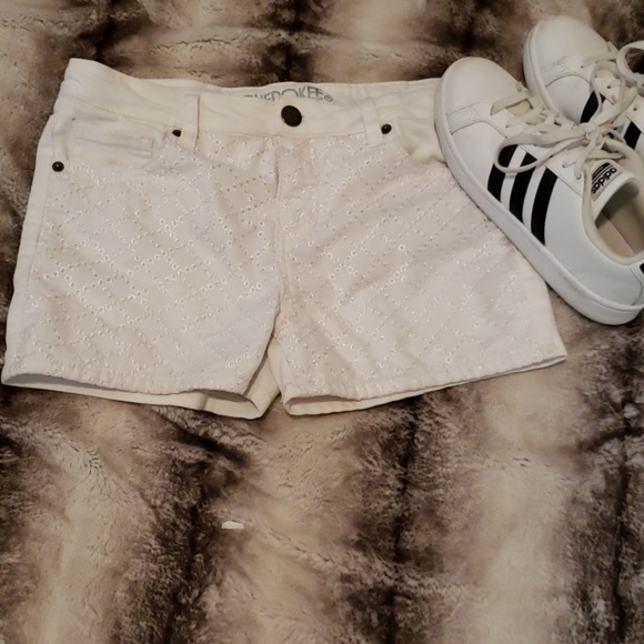 Target Cherokee Other - Adorable white shorts!
